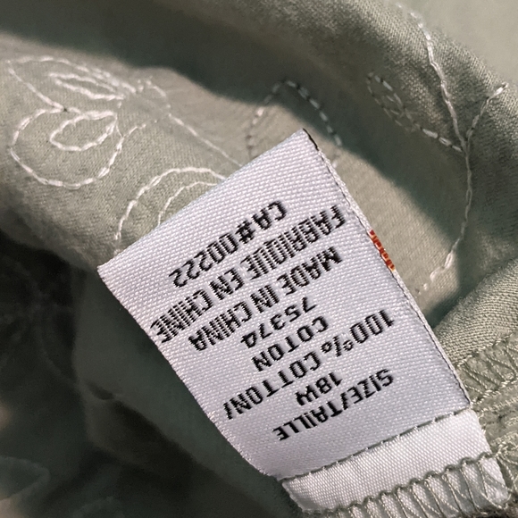 Tradition button-up top - Picture 7 of 8